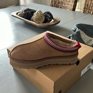 ugg tazz platform slippers
